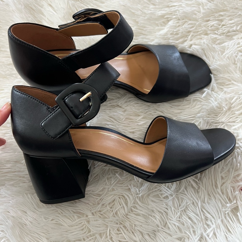 Vionic Black Block Heel Sandals